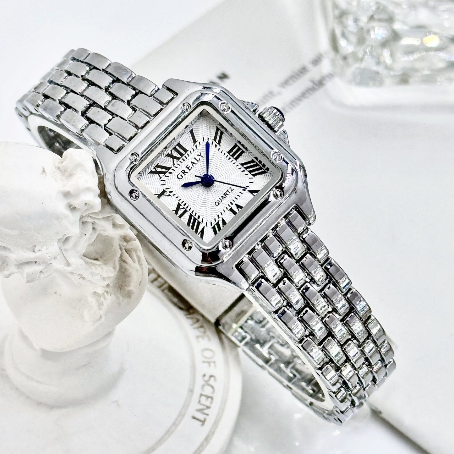 Vintage-Inspired Waterproof Women’s Watch with Diamond Detailing